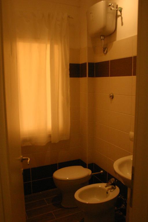 Vittoria Guest House Рим Екстериор снимка
